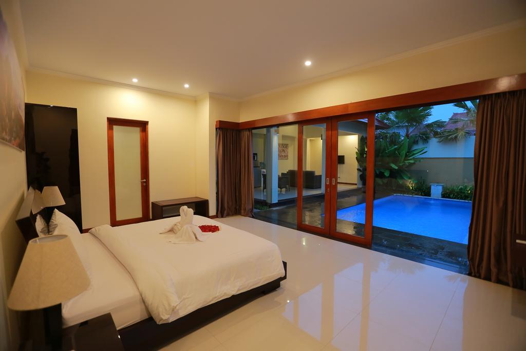 Putri Bali Villa Seminyak Exterior foto