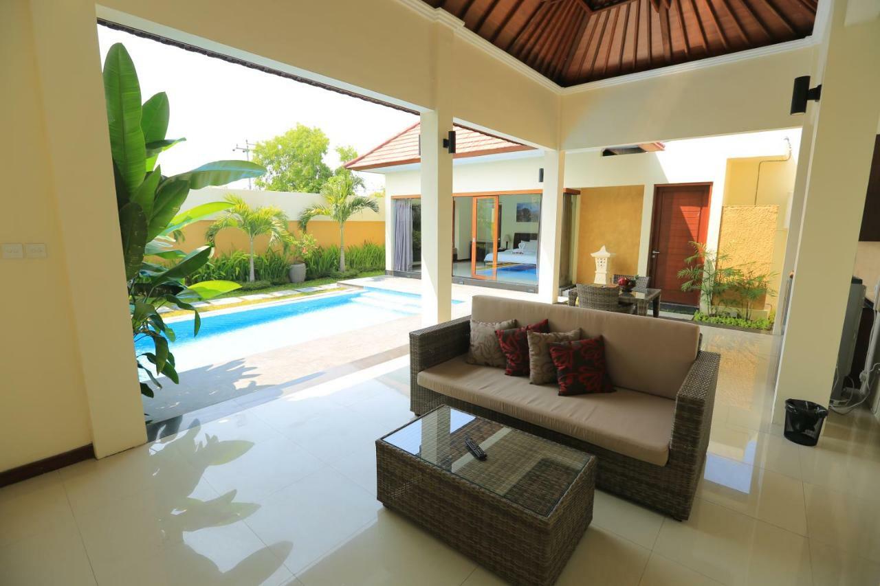 Putri Bali Villa Seminyak Exterior foto